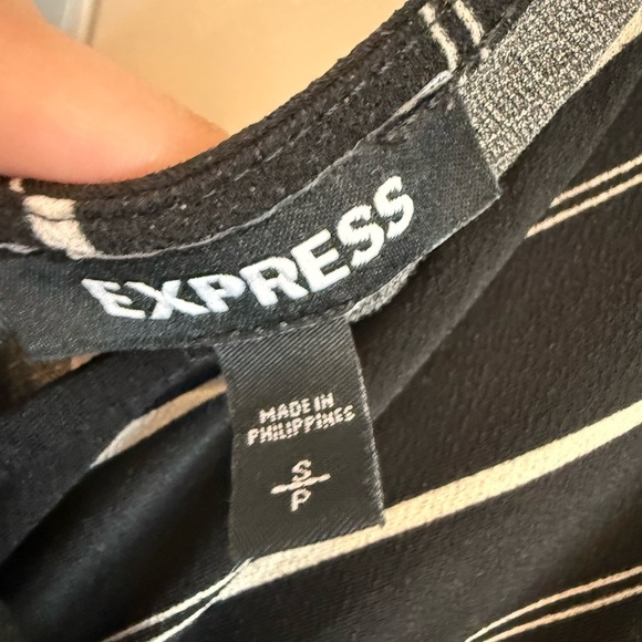 EXPRESS black white short sleeve jumpsuit with wide leg striped pants women's S - Picture 7 of 7